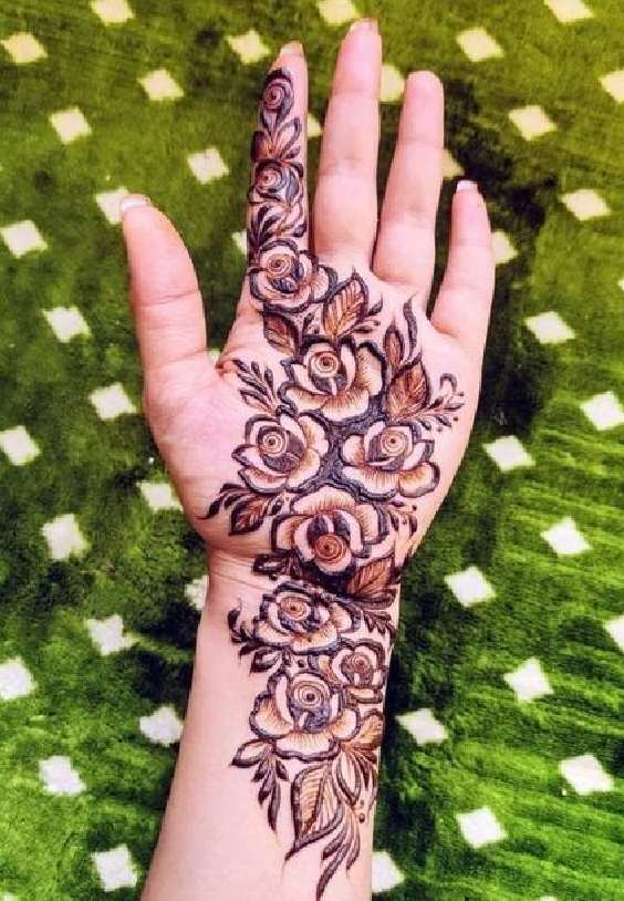 stylish simple mehndi design front hand
