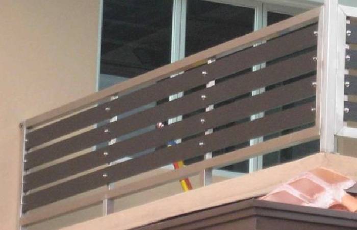 Deck-style Steel Railing Design