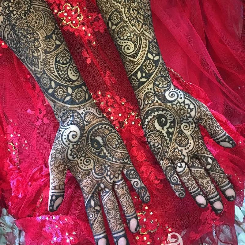 Coordinated Full Hand Mehendi